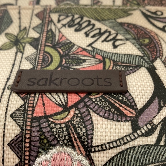 ♥️SAKROOTS Wallet♥️ - Picture 4 of 5